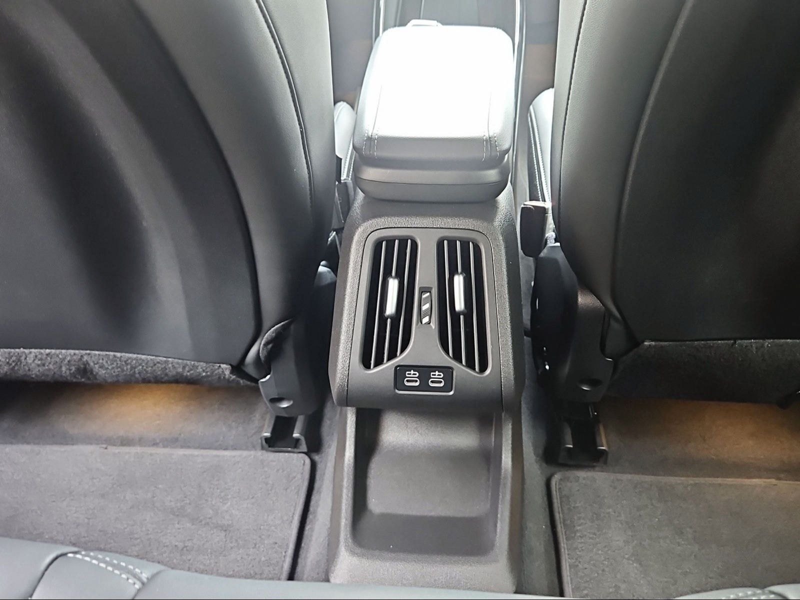 BMW iX2 - Bild 20