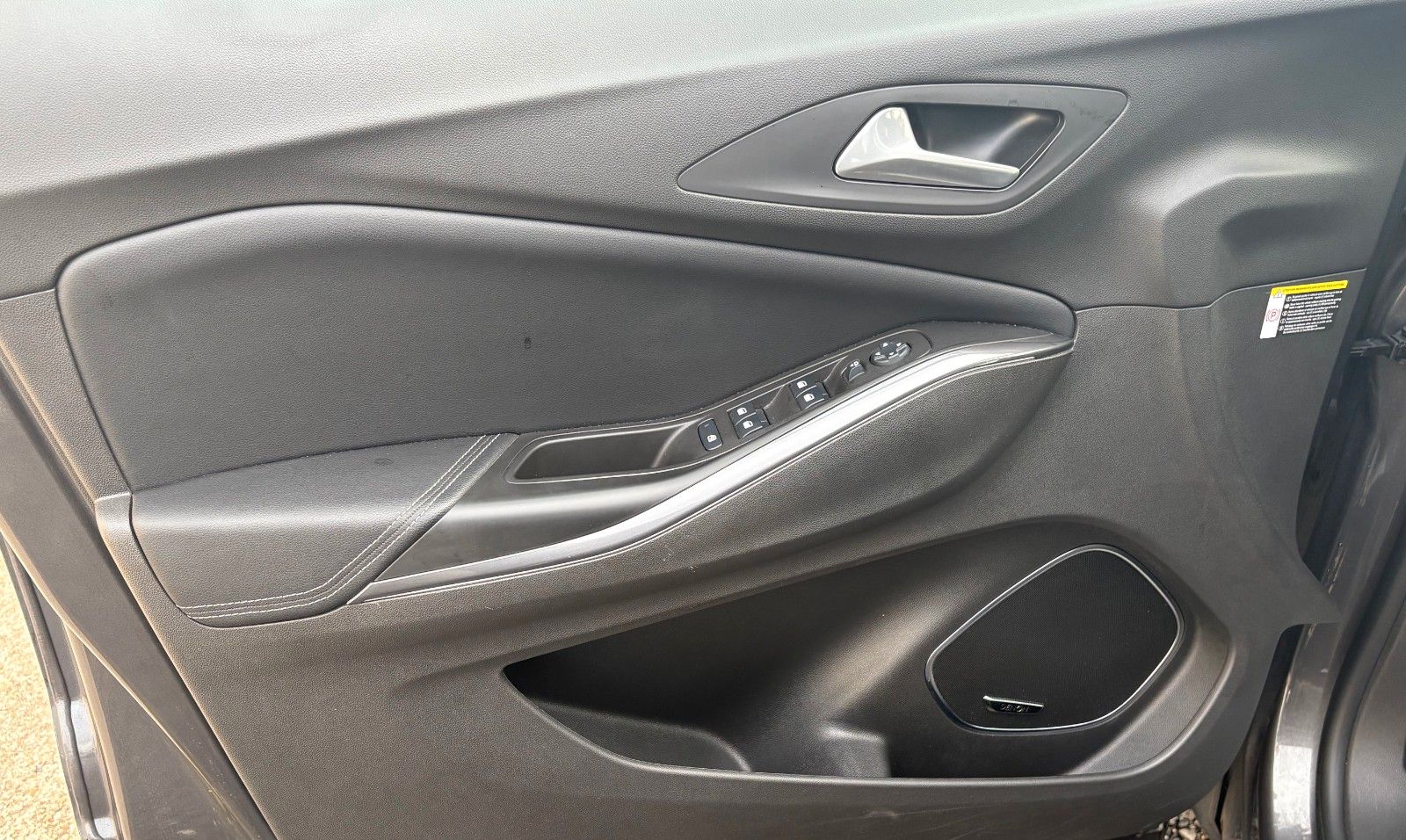 Fahrzeugabbildung Opel Grandland (X) Aut Navi Leder SPORTSITZE LED 1.HD