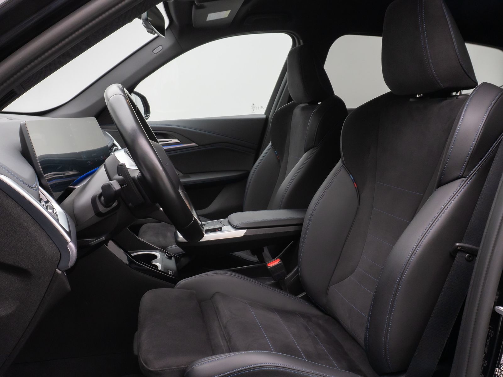 Fahrzeugabbildung BMW iX1 xD30 M Sport Kamera DAB Komfort Fernlichtass