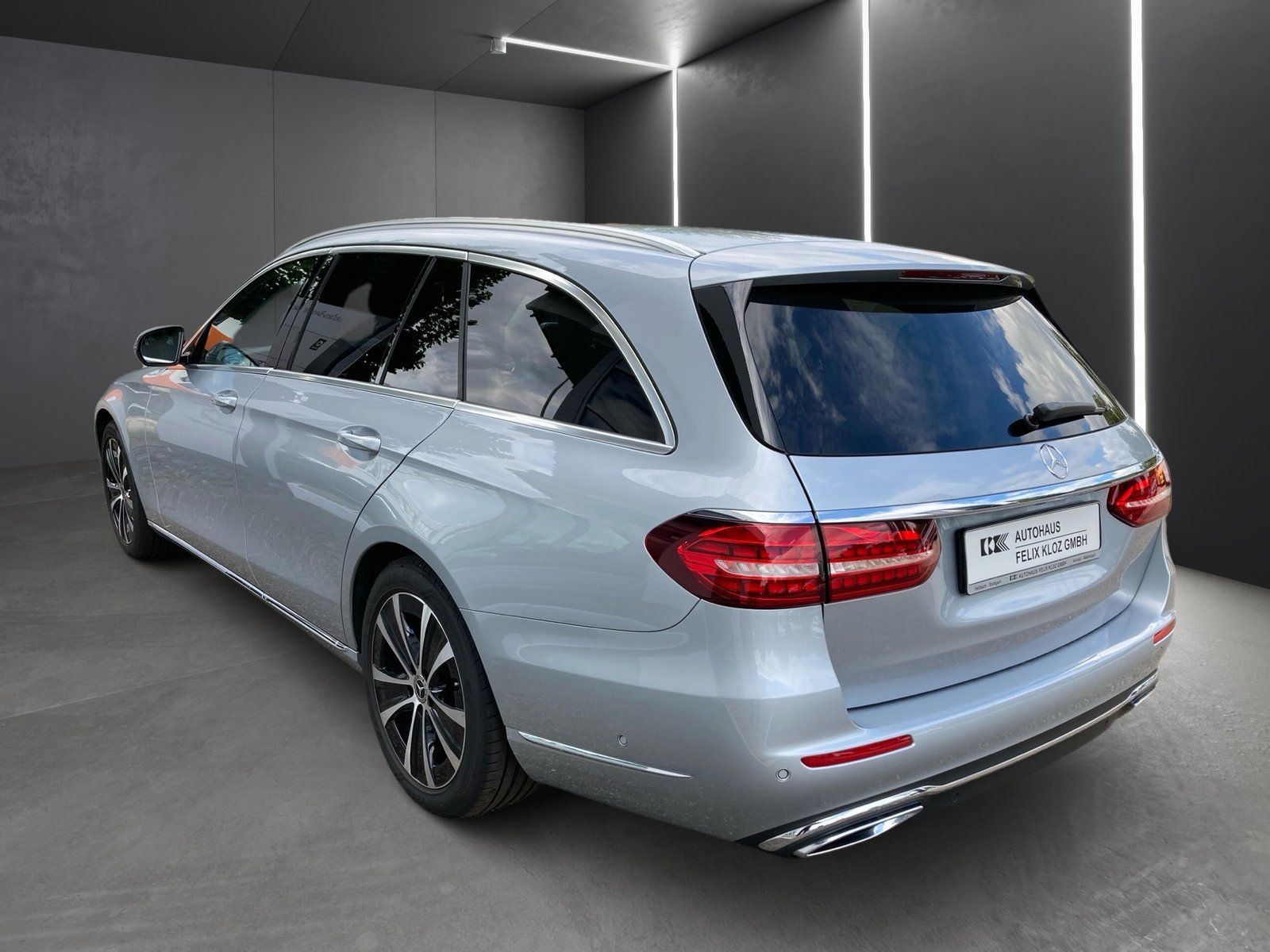 Fahrzeugabbildung Mercedes-Benz E 200 T Exclusive*Standheizung*360*MultiBeam*HUD