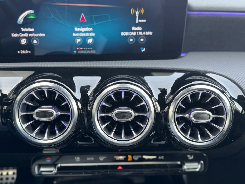 Fahrzeugabbildung Mercedes-Benz CLA 35 AMG 4Matic Burmester Allwetterreifen