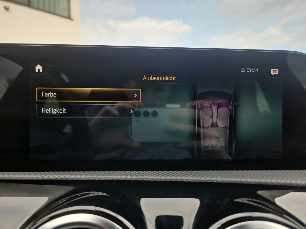 Fahrzeugabbildung Mercedes-Benz CLA 200 SB AMG AHK Navi LED SHZ Ambiente 360°