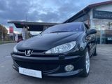 Peugeot 206 Cabriolet CC Platinum/LEDER/KLIMATRONIK/2.HD - Peugeot 206 mit Benzin-Antrieb: Schwarz, Leder, Cabrio