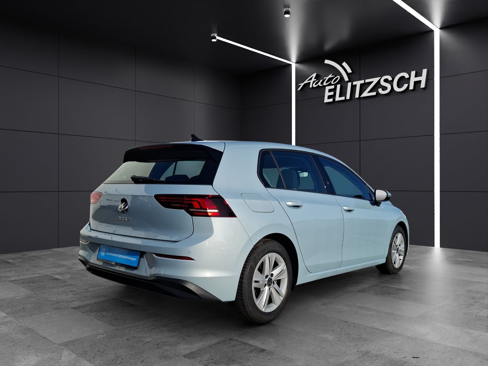 Fahrzeugabbildung Volkswagen Golf VIII TSI Life LED Navi AID ACC RFK HUD SHZ