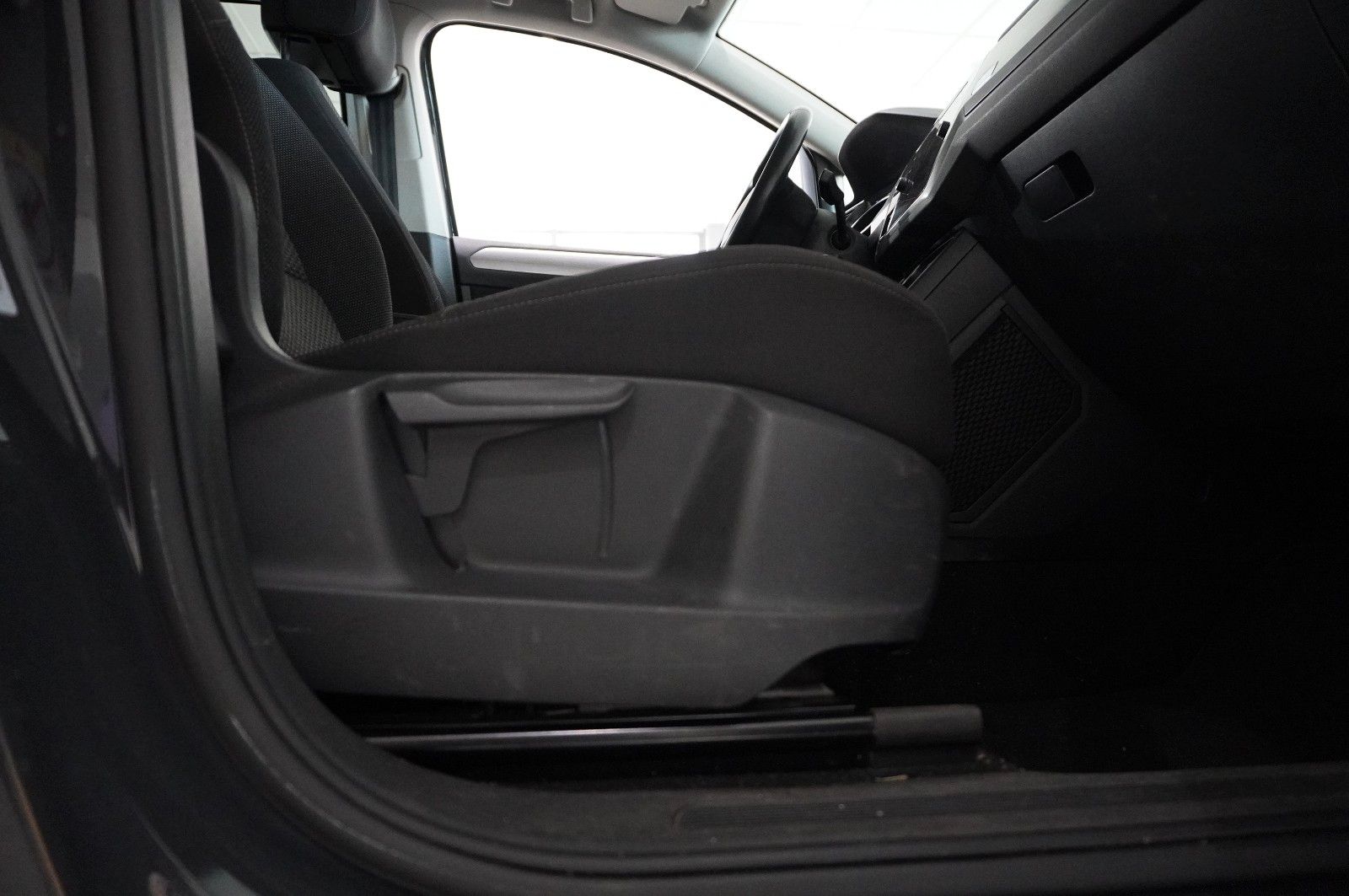 Fahrzeugabbildung Volkswagen Touran 1.6 TDI COMFORTLINE 7-SITZER ACC/SHZ/AHK