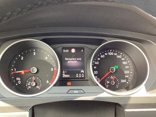 Fahrzeugabbildung Volkswagen Tiguan TDI Active DSG LED Navi ACC AHK SHZ