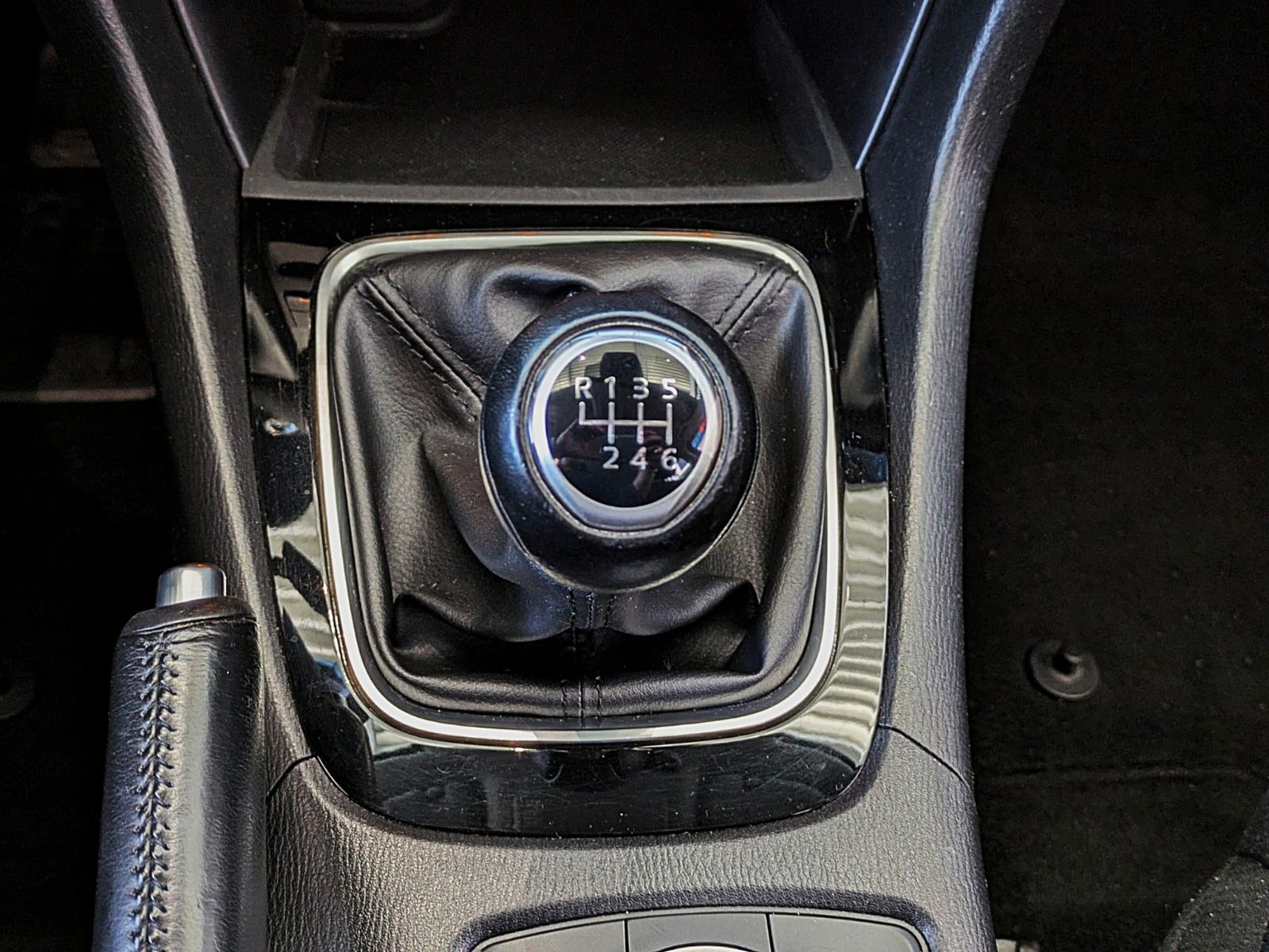 Fahrzeugabbildung Mazda 6 Kombi Center-Line KLIMAAUT SITZHEIZG NAVI 19''
