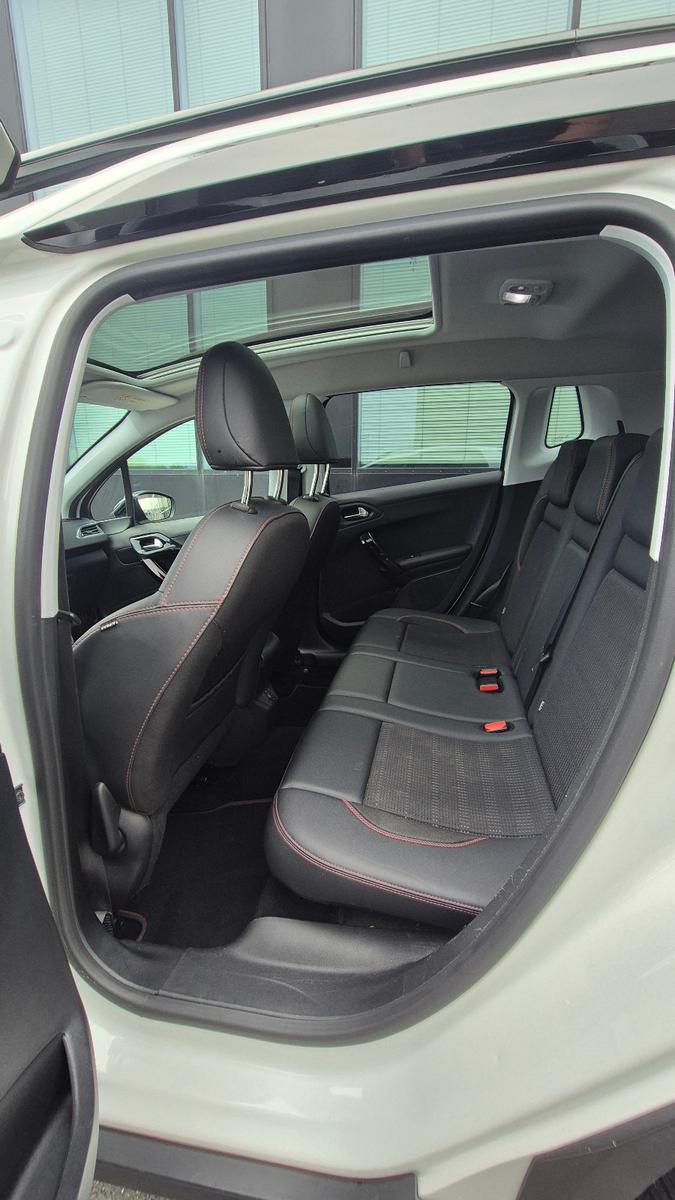 Peugeot 2008 GT-Line/1.Hand/Navi/Kamera/Scheckheft/Euro6