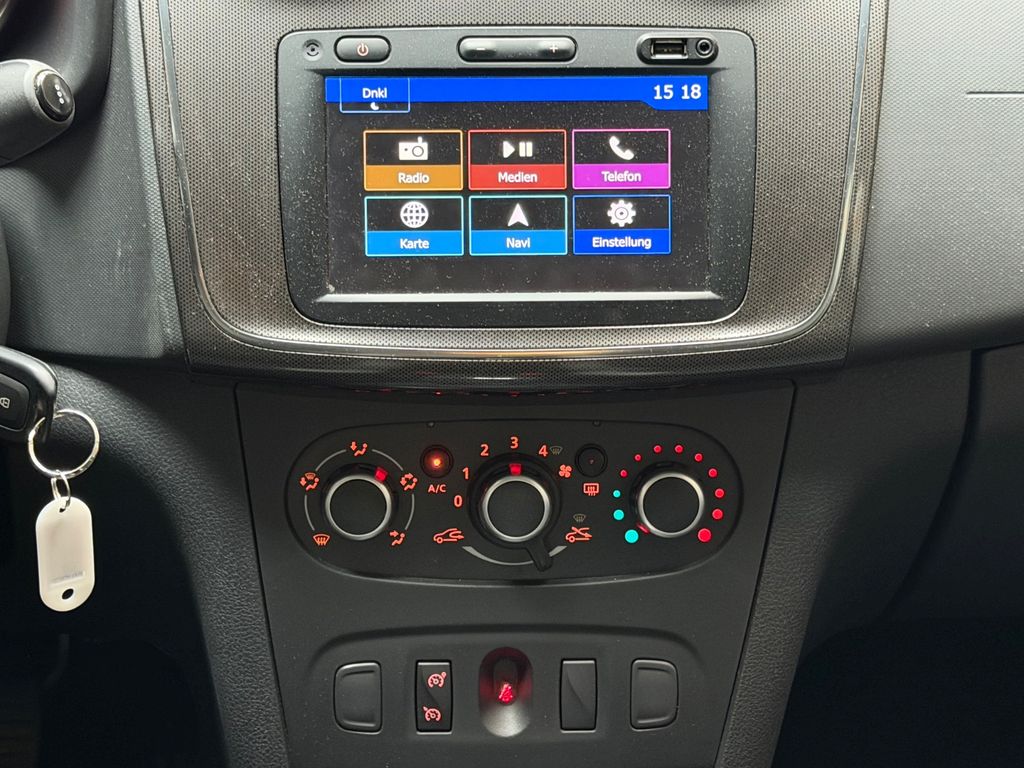 DACIA Sandero II Stepway Prestige|Automatik|Navi|17tkm DACIA Sandero II Stepway Prestige|Automatik|Navi|17tkm