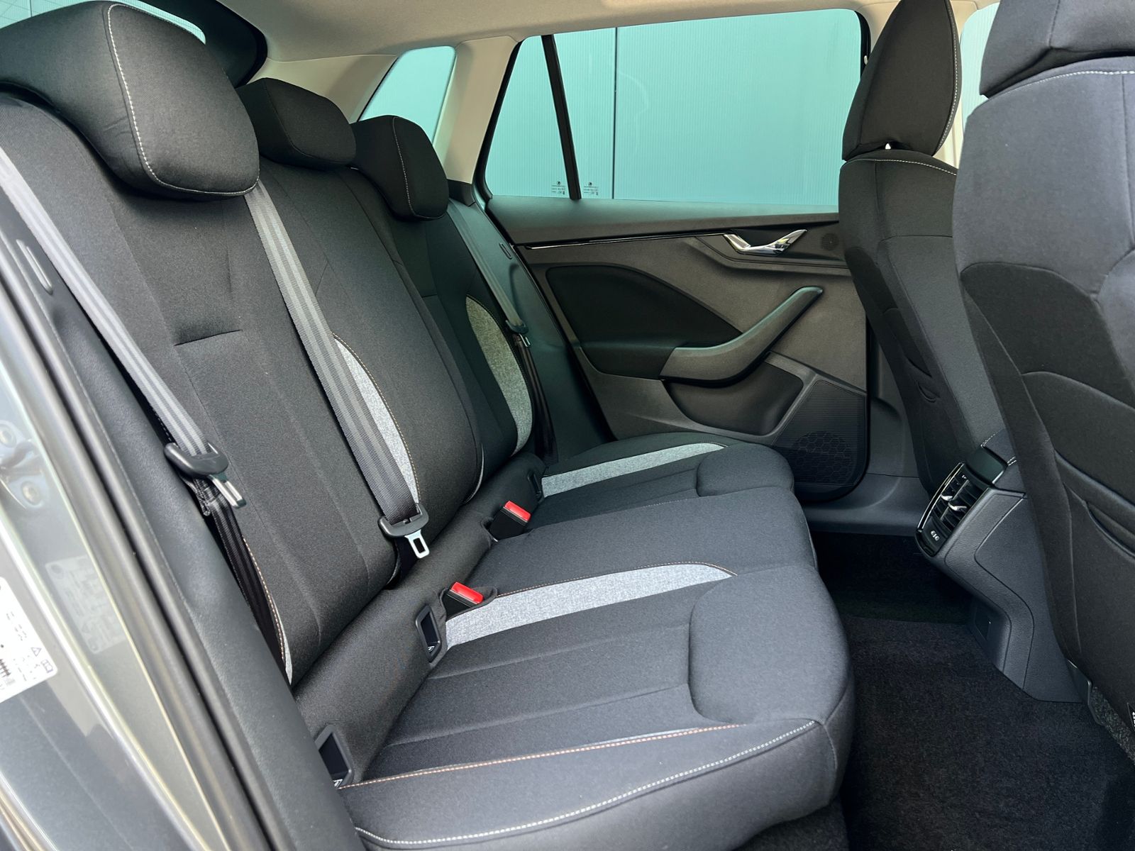 Fahrzeugabbildung SKODA Kamiq Selection 1.0 TSI DSG *AHK, LED, SmartLink