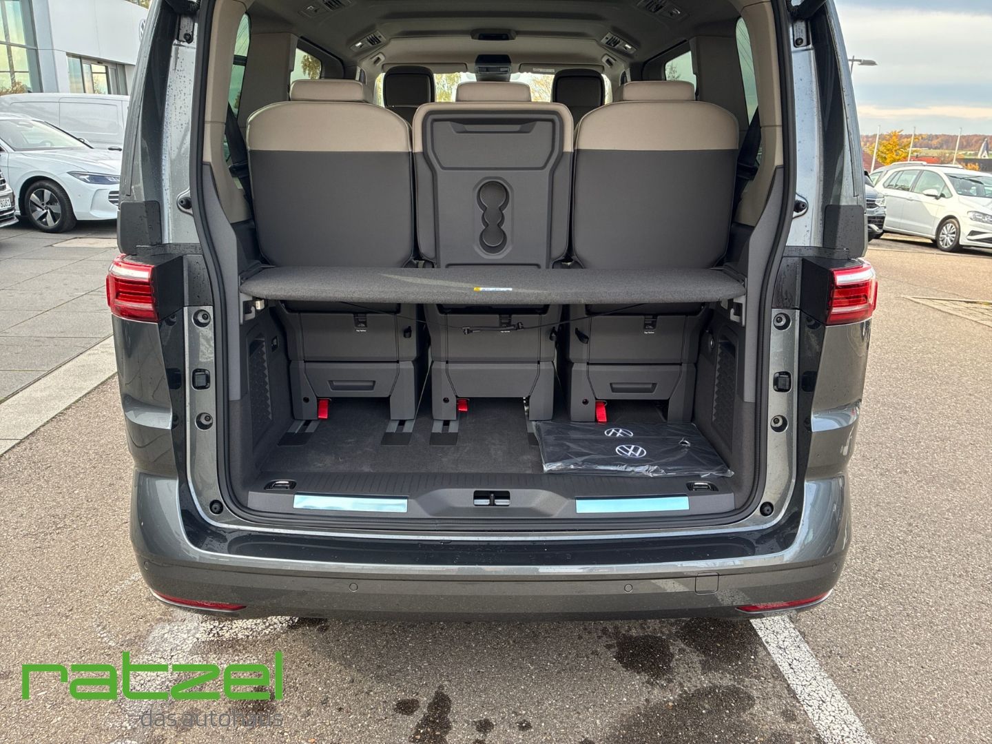 Fahrzeugabbildung Volkswagen T7 Multivan Style AHK+Navi+LED+ACC+Memory Sitze