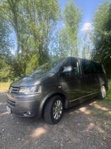 Volkswagen T5 Multivan Highline Ausstattung - Volkswagen T5 Multivan: Leder