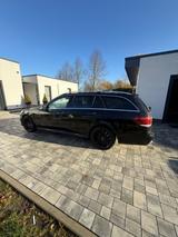 Mercedes-Benz E 300 BlueTEC T - - Mercedes-Benz E 300 mit Diesel-Antrieb: Automatik