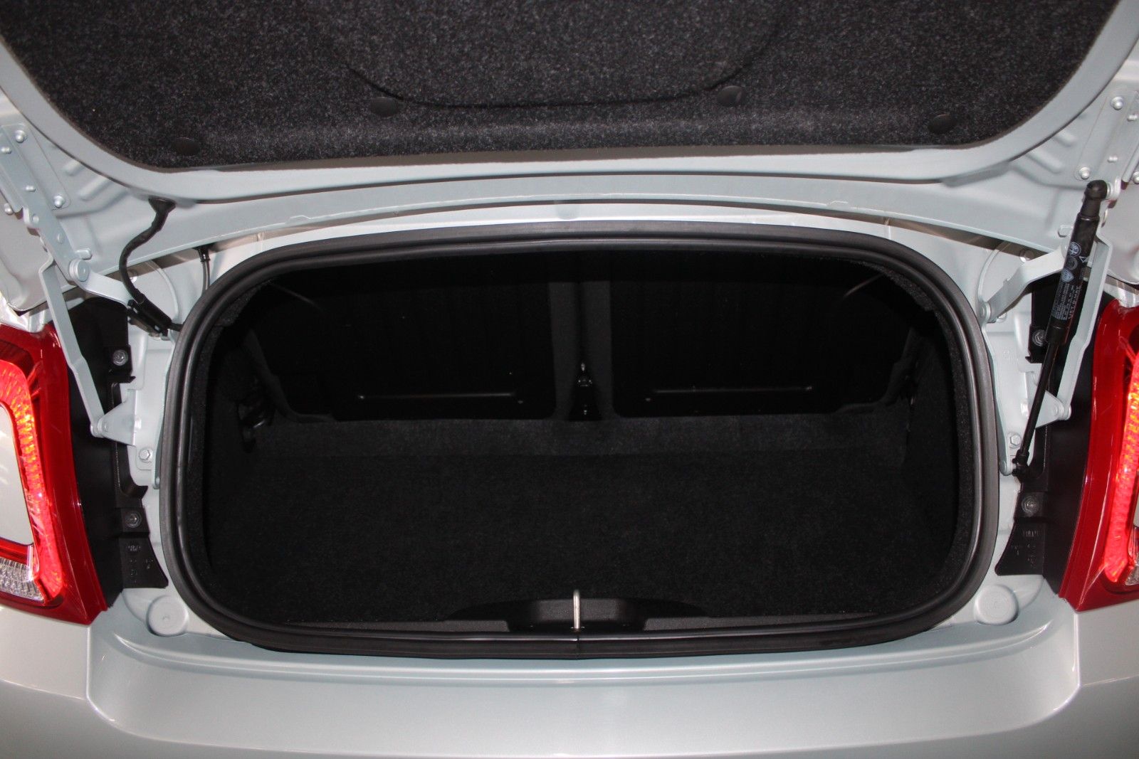 Fahrzeugabbildung Fiat 500C CABRIO Hybrid DOLCEVITA DAB PDC APP LINK