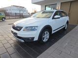 Skoda Octavia Scout 4x4*AHK*EU6*Klimaauto*Xenon*2xSHZ* - Skoda Octavia: Allradantrieb, Scout