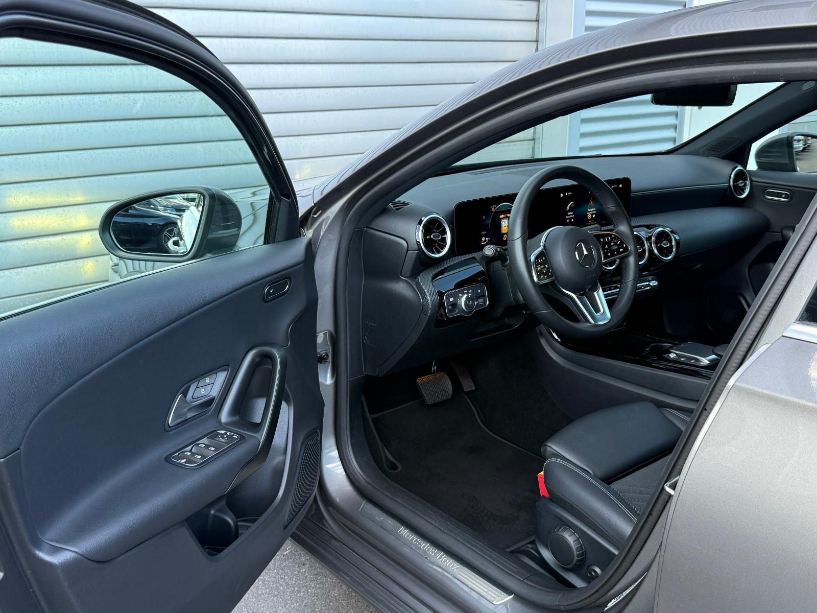 Mercedes-Benz A-Class d Advanced Aut LED SHZ Navi Kamera T-Leder, миниатюра 8