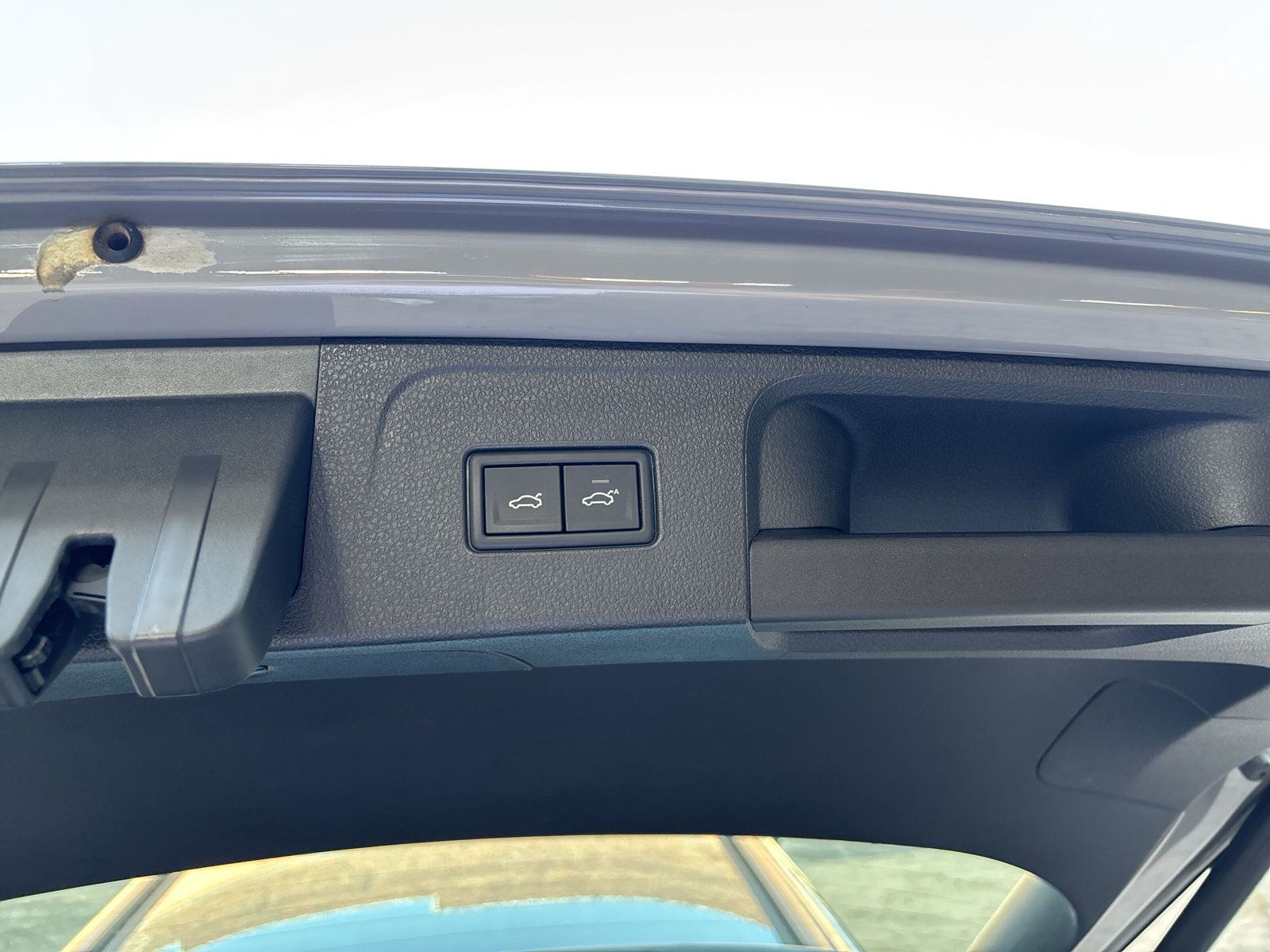 Fahrzeugabbildung Volkswagen Passat Variant 2.0 TDI HuD AHK Keyless Kamera