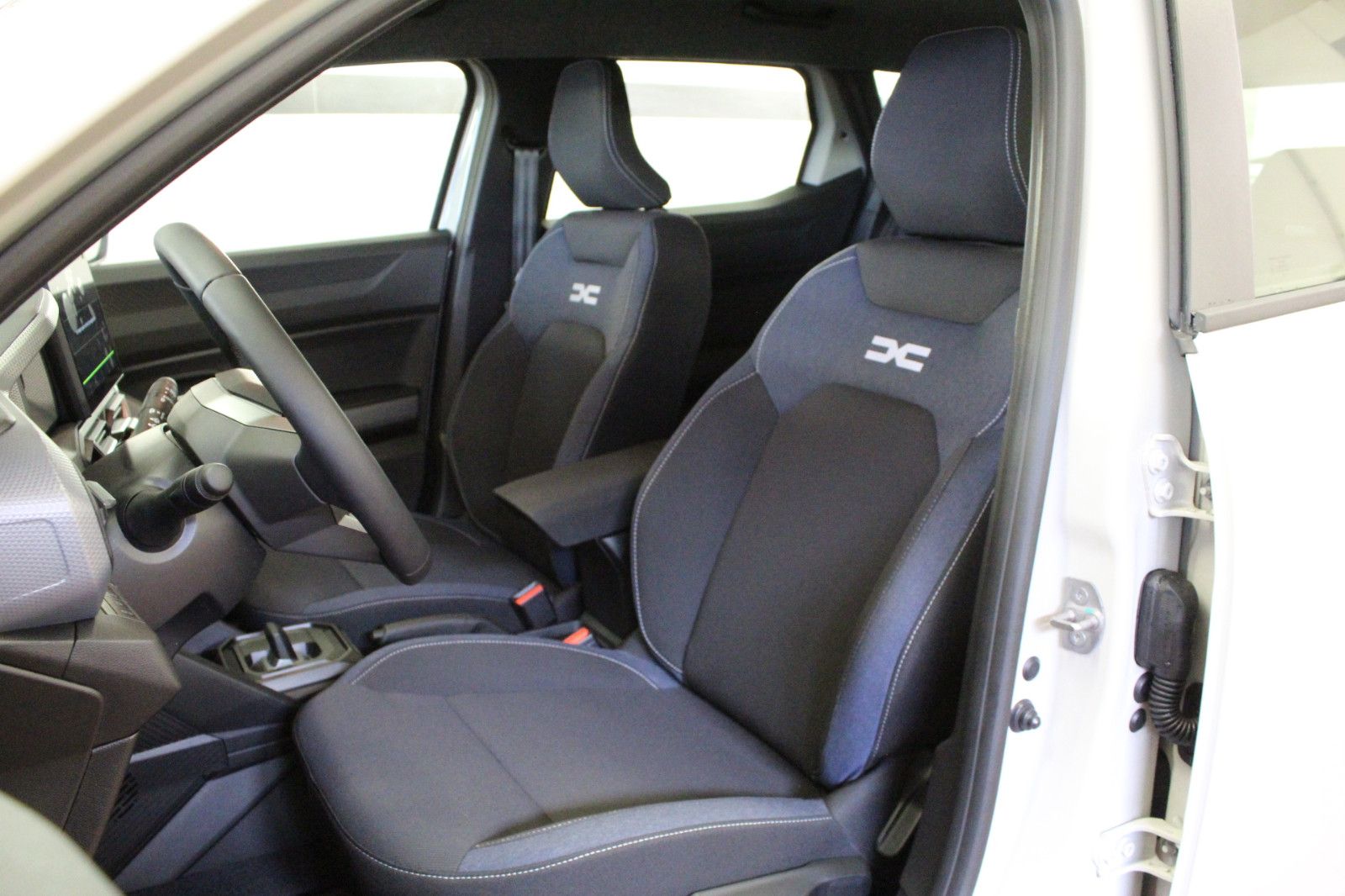 Fahrzeugabbildung Dacia Duster hybrid 155 Expression*Winterpaket*