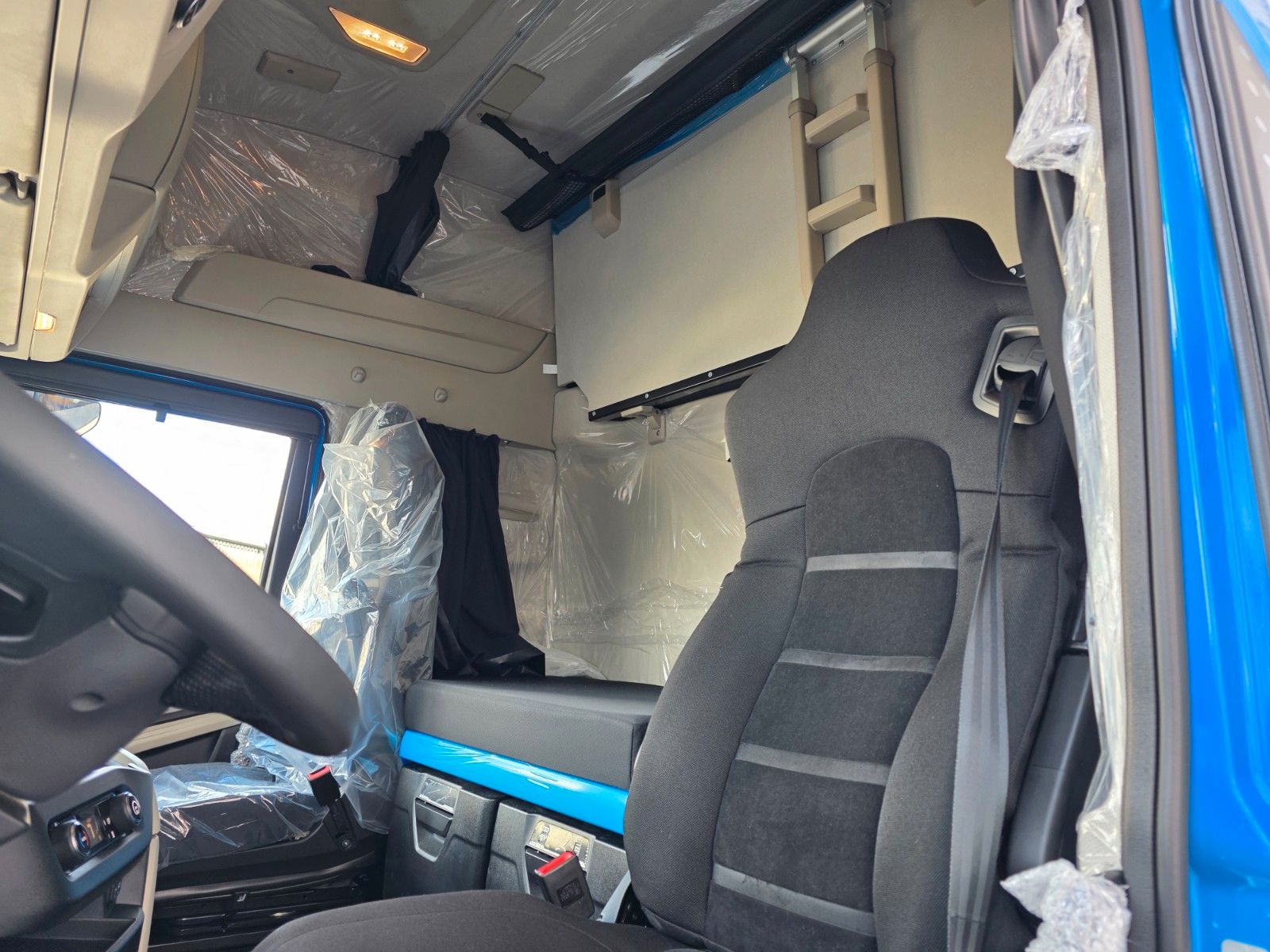 Fahrzeugabbildung Iveco S-Way AS440S50T/P Standklima+Heizung LED