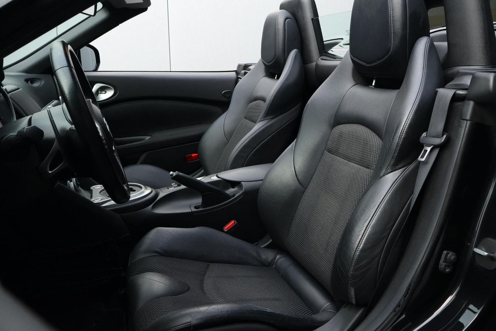 Nissan 370Z Roadster 3.7 V6 Pack | 328 ch | BVA | Capote électrique | Sièges chauffants | Xénon | Bluetooth | Régulateur de vitesse
