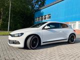 Volkswagen Scirocco 2.0 TSI Standard - Volkswagen Scirocco Standard mit Benzin-Antrieb