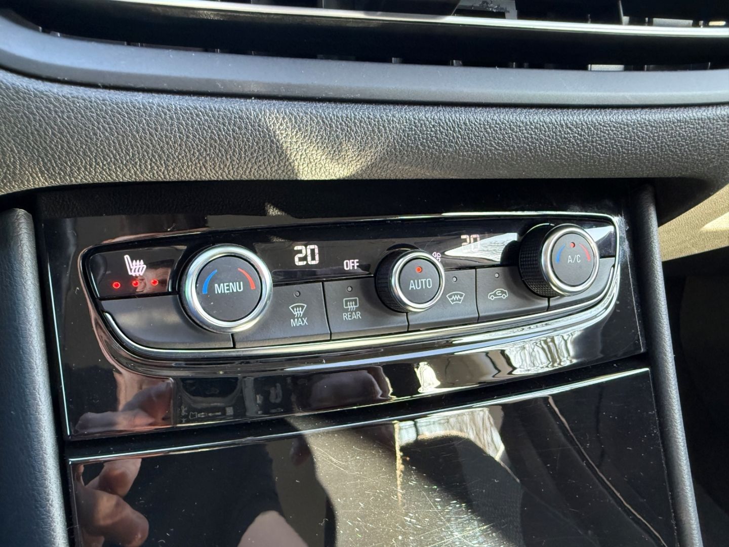Fahrzeugabbildung Opel Grandland 1.2 Turbo Automatik SHZ+LHZ+Kamera