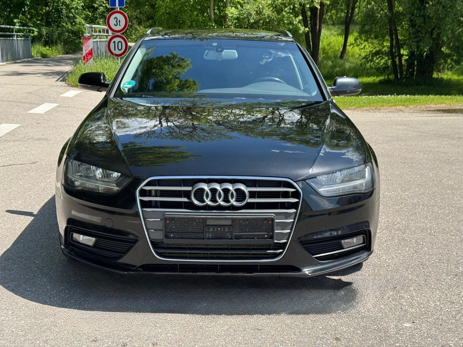 Audi A4 3.0TDI*AUTOMATIK*AHK*KLIMA*NAVI*MFL*SHZ