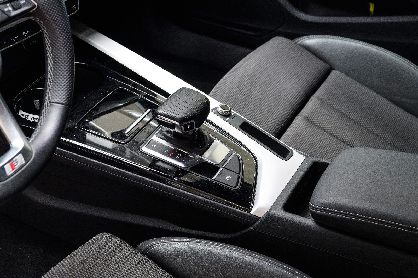 Fahrzeugabbildung Audi A4 Avant 40 TDI quattro advanced + Kamera +