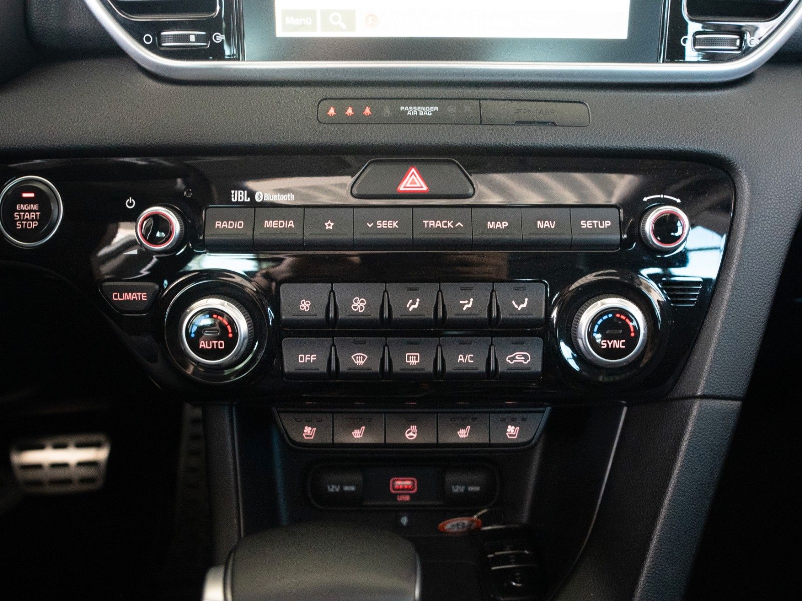 Fahrzeugabbildung Kia Sportage Platinum Edition 4WD/AHK/PANO/KAMERA