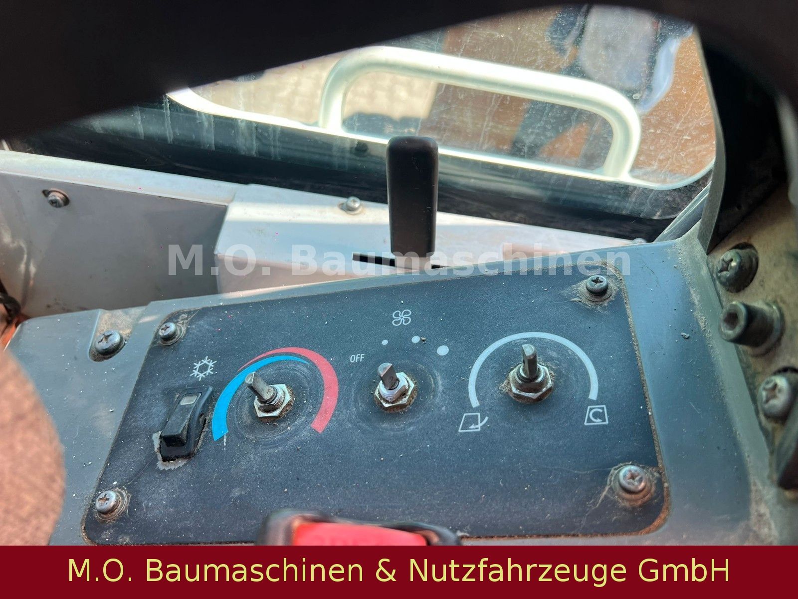 Fahrzeugabbildung Takeuchi TB 175 W / SW / Hammeleitung /