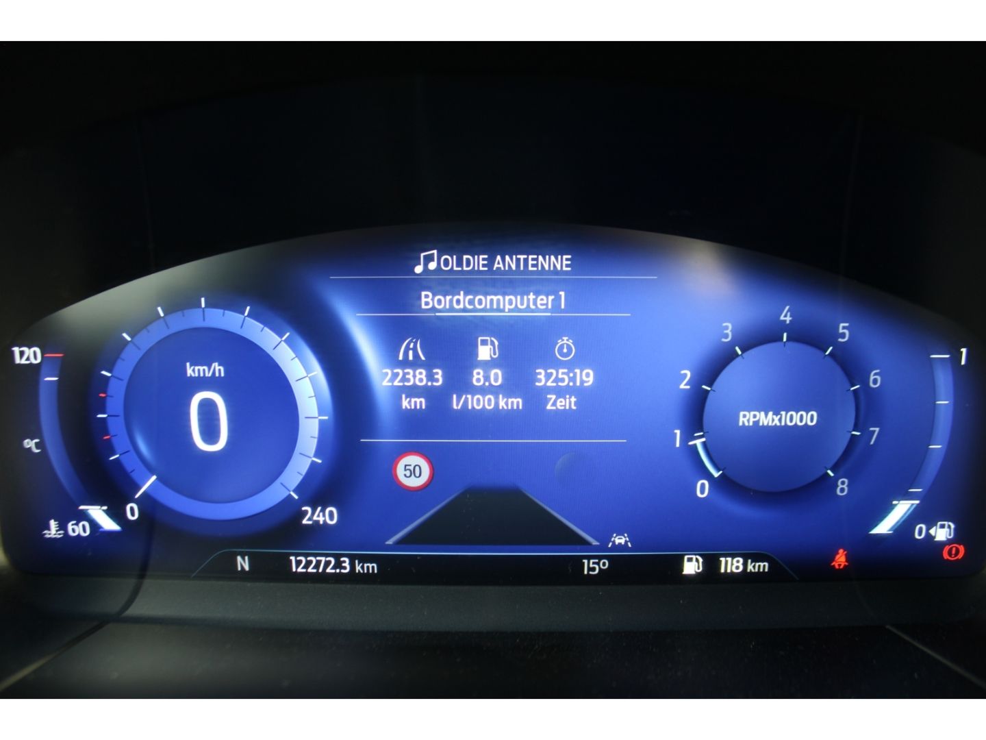 Fahrzeugabbildung Ford Kuga ST-Line X LED AHK Navi GJR Pano  RFK VZE TW