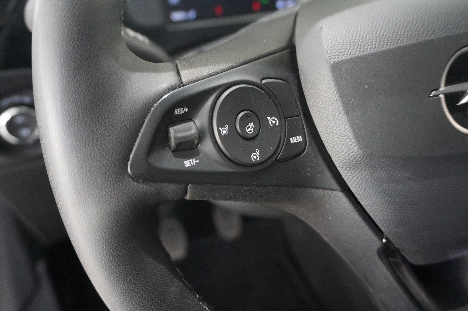 Fahrzeugabbildung Opel Corsa F 1.2 FACELIFT NAVI/LED/KAMERA/VIRT./DAB+