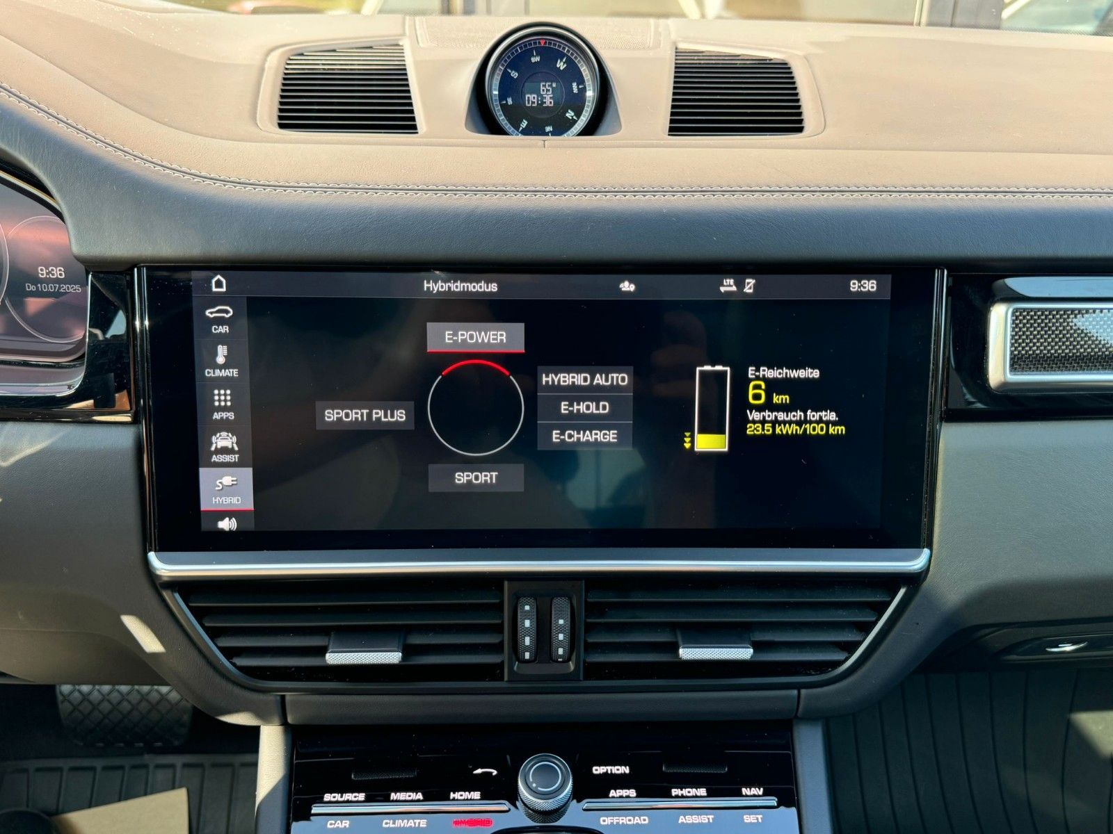 Fahrzeugabbildung Porsche Cayenne E-Hybrid*Approved11/27*Pano*Allradlenk*