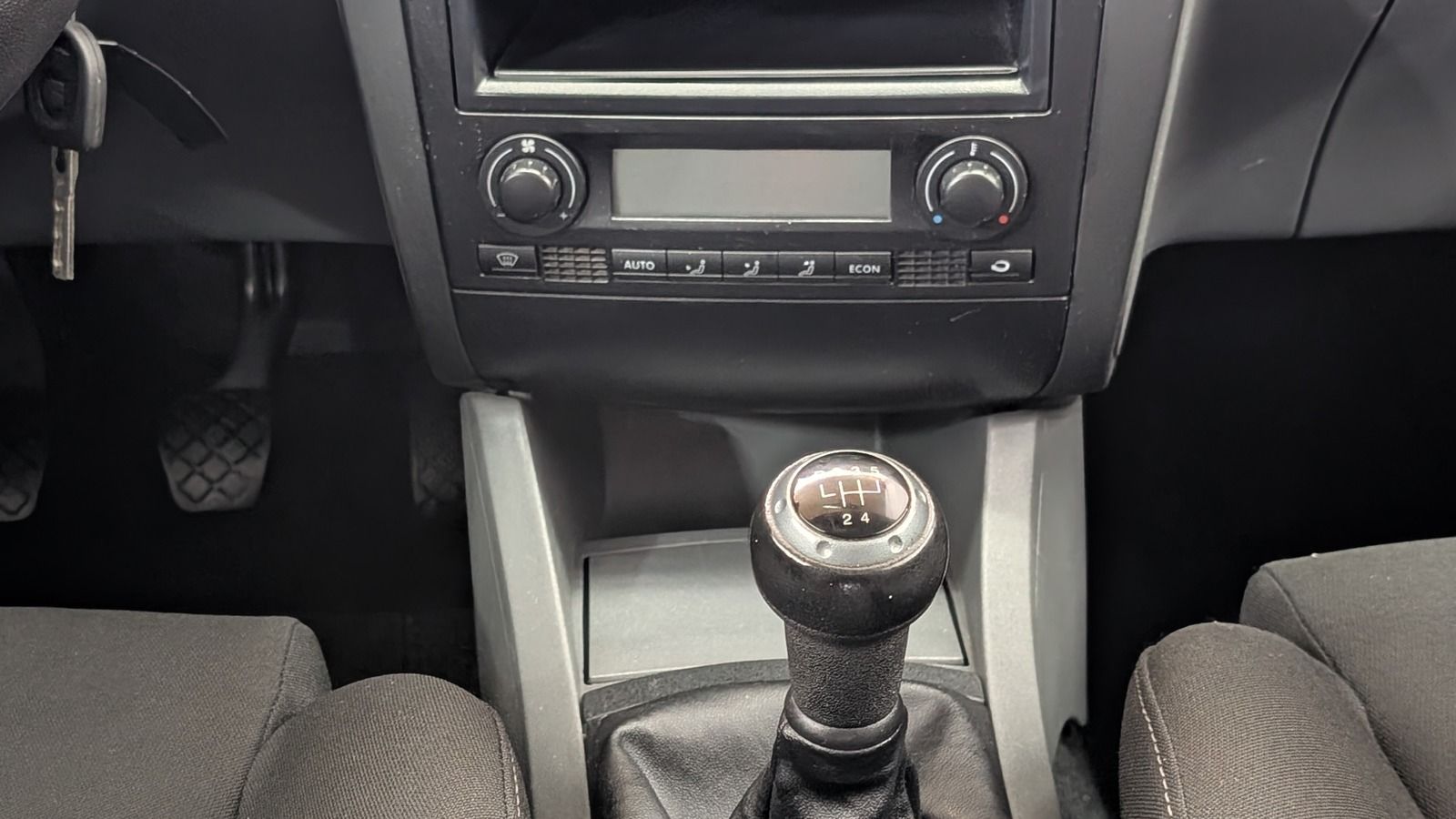 Fahrzeugabbildung SEAT Ibiza 1.4 16V * Klimaaut. * Tempomat * HU 04.27