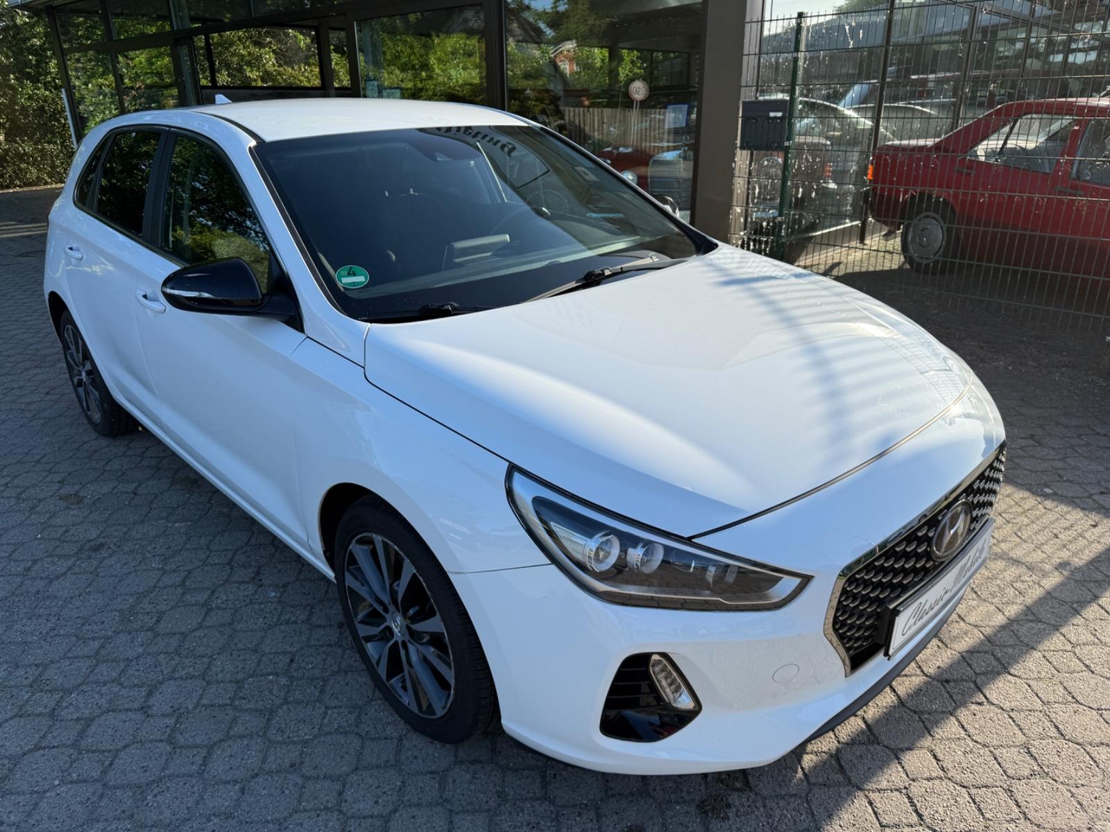 Hyundai i30 1.0 Intro