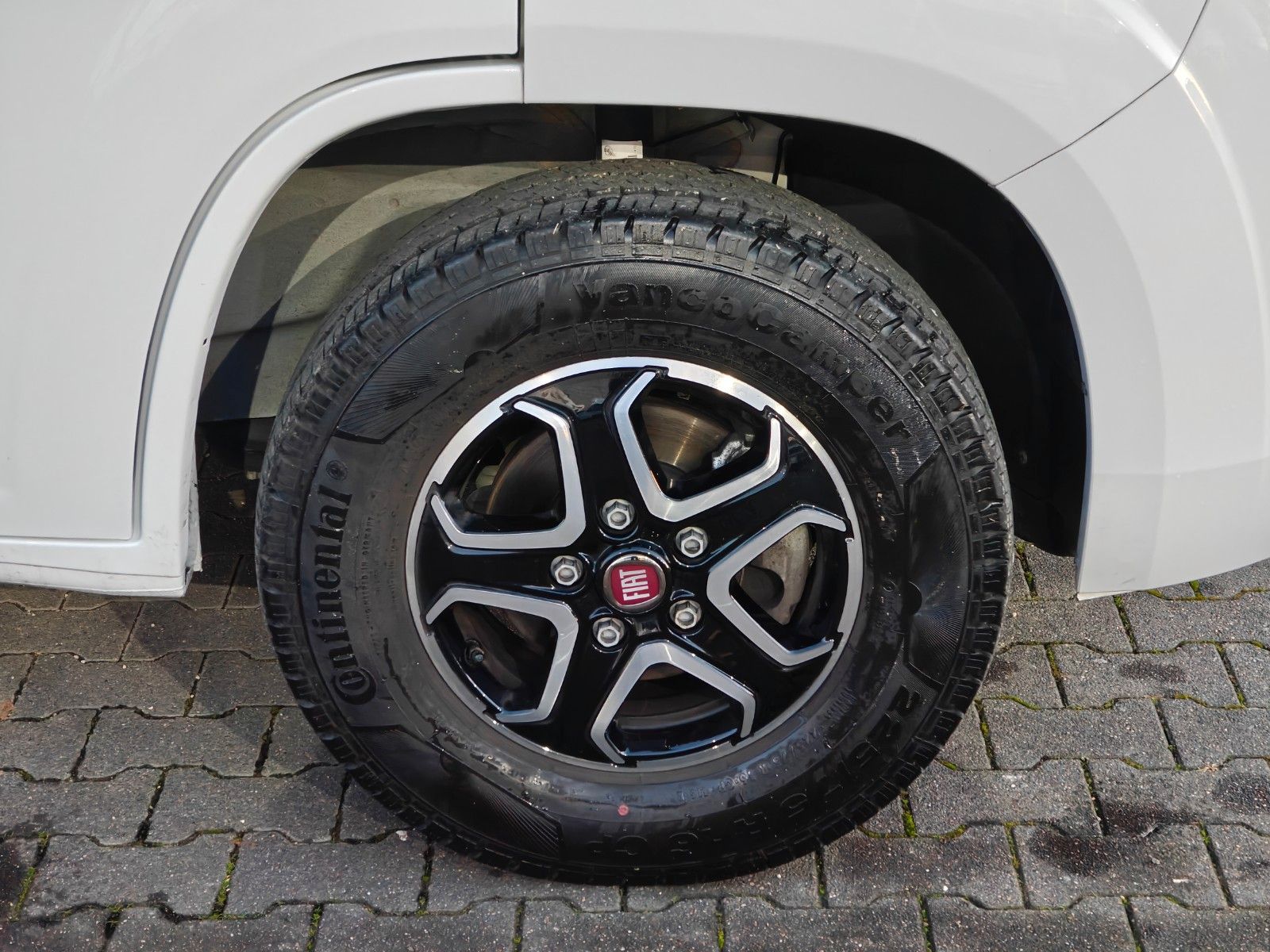 Fahrzeugabbildung Carado T-135 - SAT, TV, 2x Batterie, Solar, Automatik!