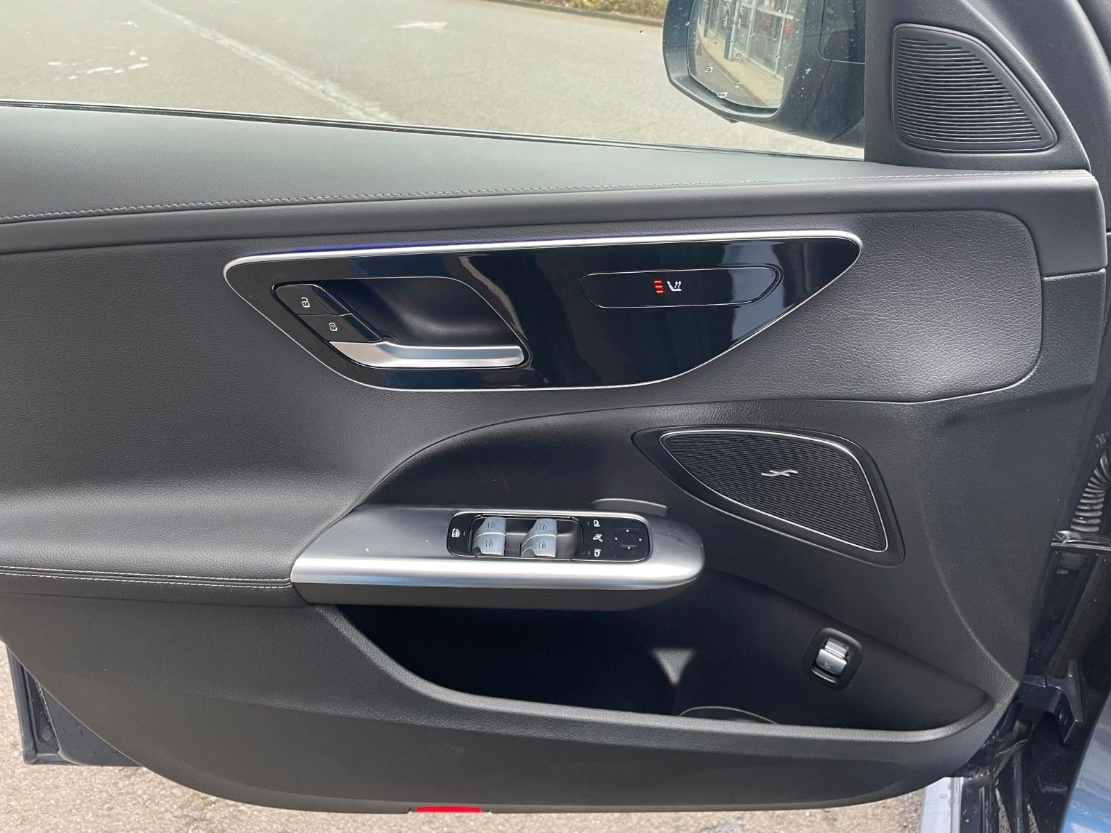 Fahrzeugabbildung Mercedes-Benz C 300de AMG+Distr+Digital+Pano+AHK+360+Night