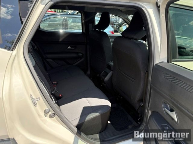 Fahrzeugabbildung Dacia Duster Extreme TCe 130 4x4 Mild-Hybrid City-P. - mit KI generiert/bearbeitet