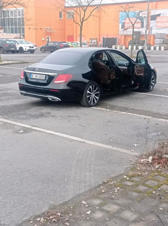 Image of Mercedes-Benz E 200