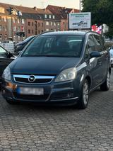 Opel zafira 7 sitze - Opel Zafira aus 2007 mit Diesel-Antrieb