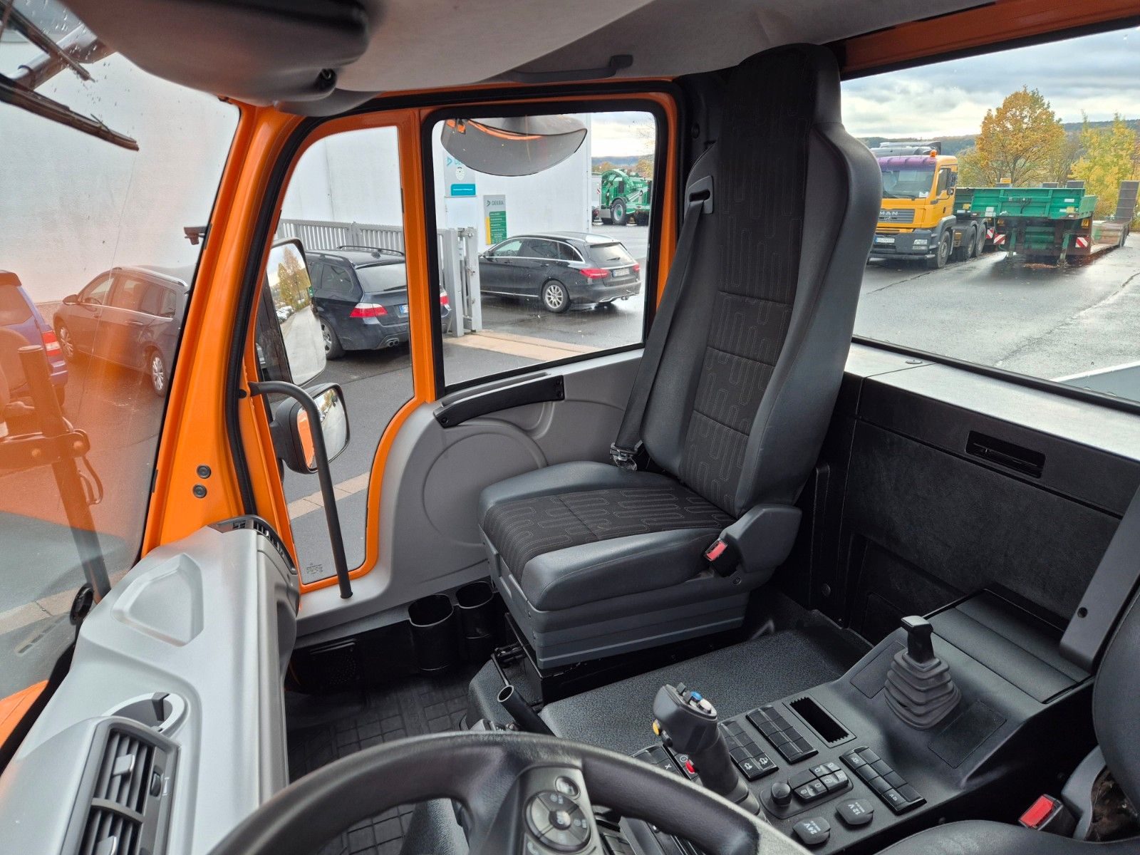 Fahrzeugabbildung Mercedes-Benz U 218 4x4 Winterdienst, Hydrostat, Zapfwelle