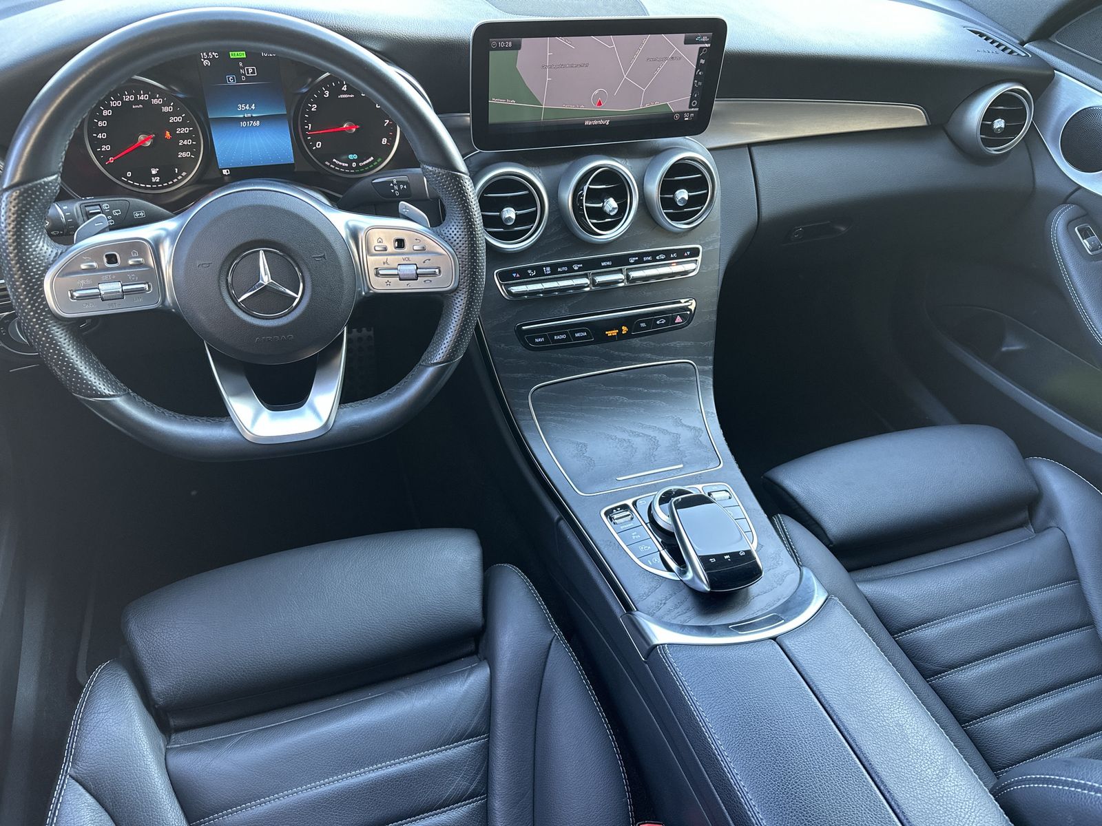 Fahrzeugabbildung Mercedes-Benz C 300 T AMG-Line NAV+LED+CARPLAY+KAMERA+19ZOLL