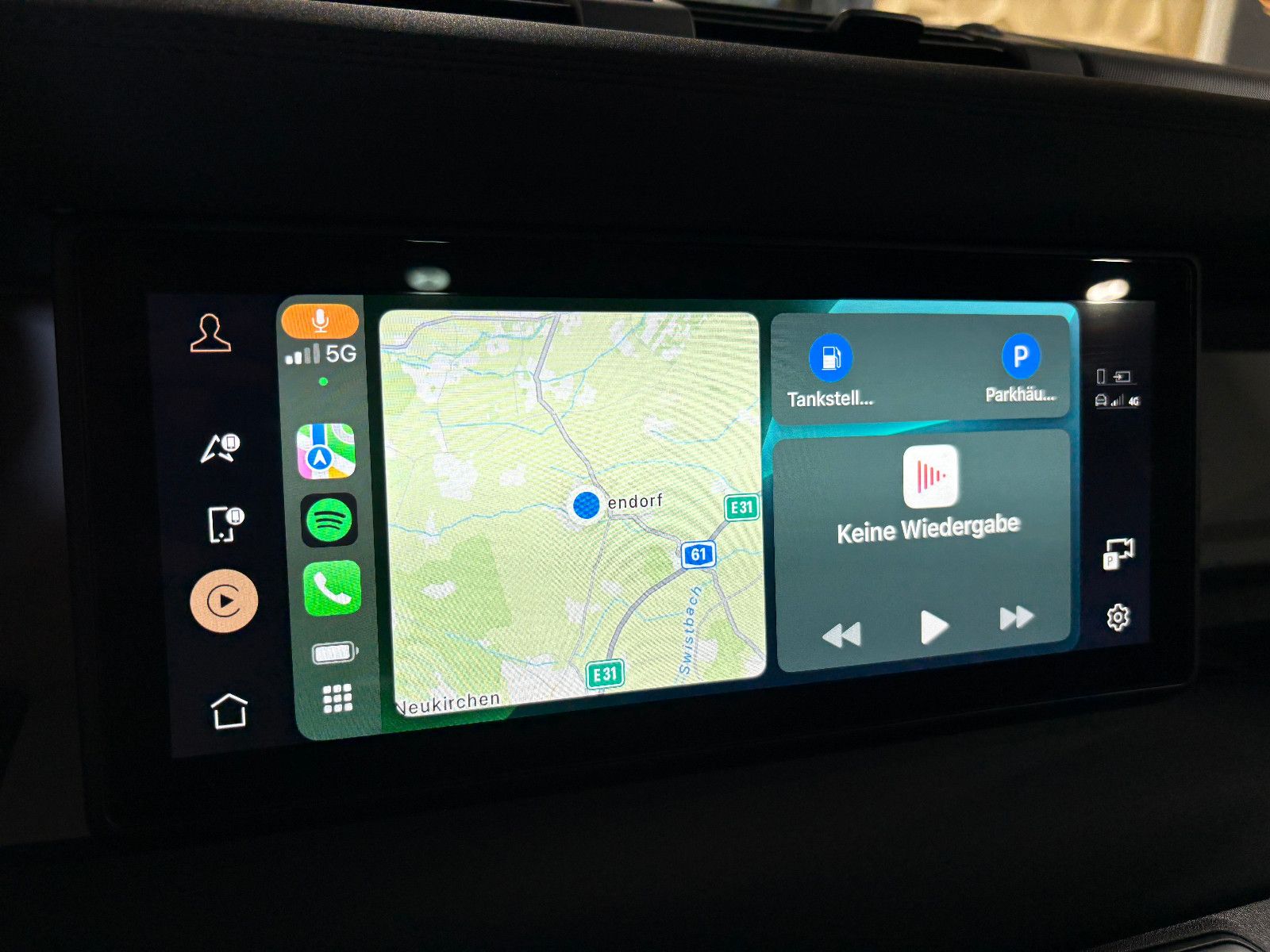 Fahrzeugabbildung Land Rover Defender 110 SE/MEMORY/PANO/360°/APPLE/SHZ/NAVI/