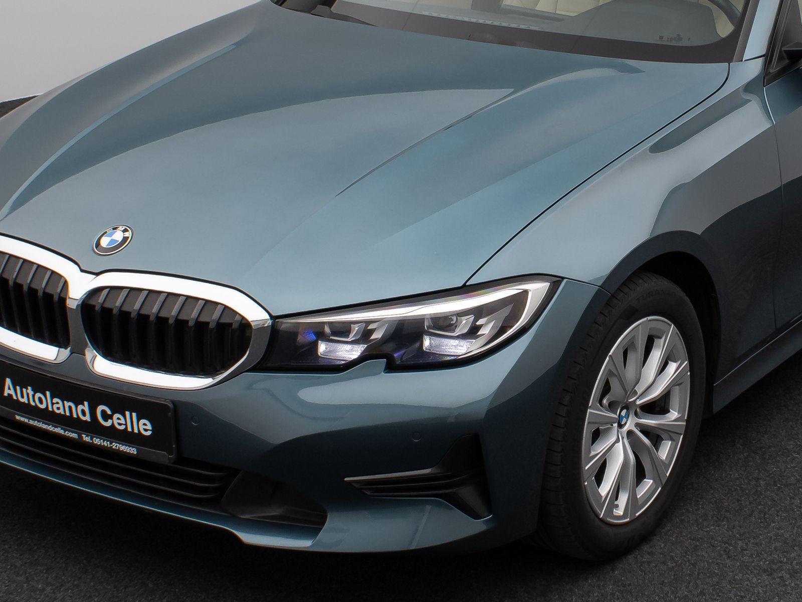 Fahrzeugabbildung BMW 320d xD CockPit+ Lenkrhzg Lordos Stndhz PDC AHK