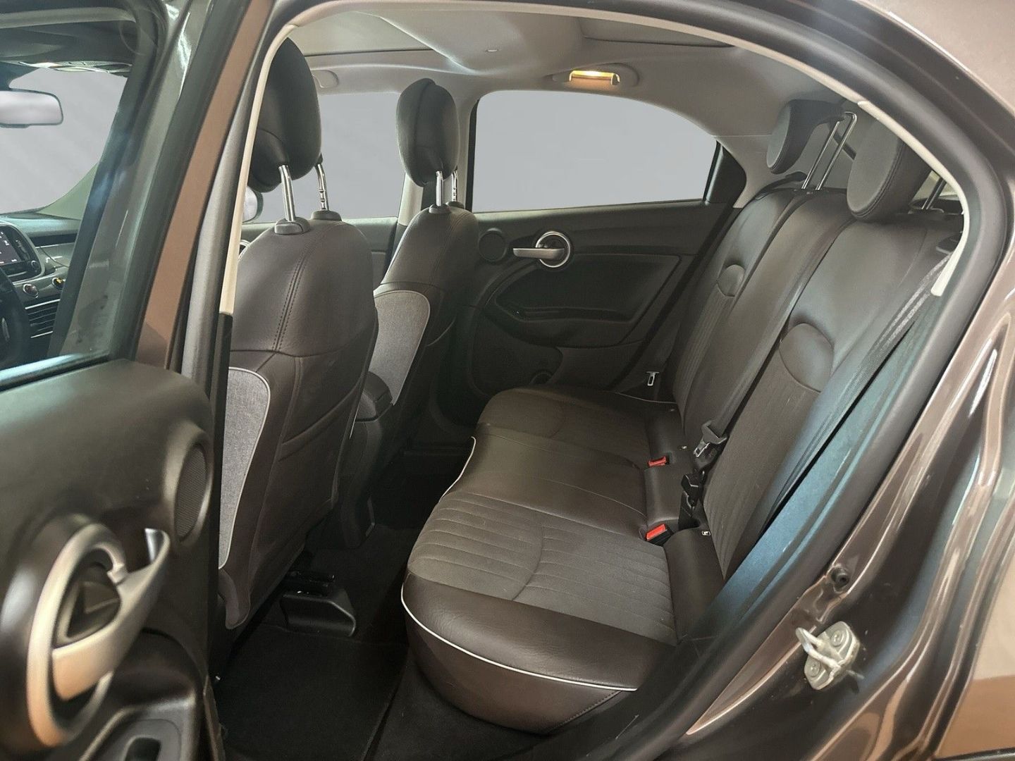 Fahrzeugabbildung Fiat 500X 1.6 JTD LOUNGE KLIMA PANO NAVI