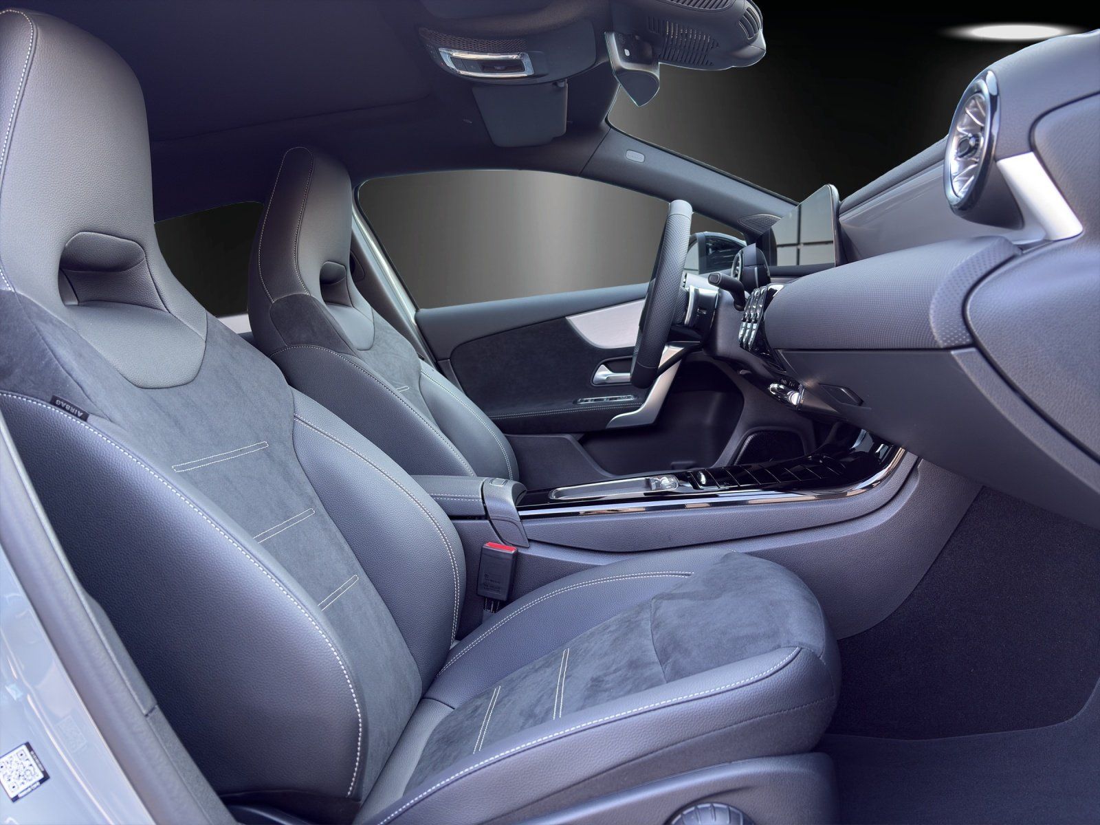 Fahrzeugabbildung Mercedes-Benz A 180 d AMG SPECIAL EDITION AHK PANODACH LED