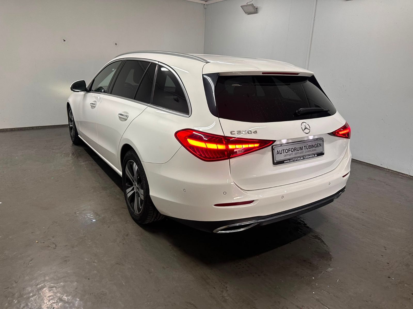 Fahrzeugabbildung Mercedes-Benz C 220 d T Autom. *AVANTGARDE*360°*KEYLESSGO*