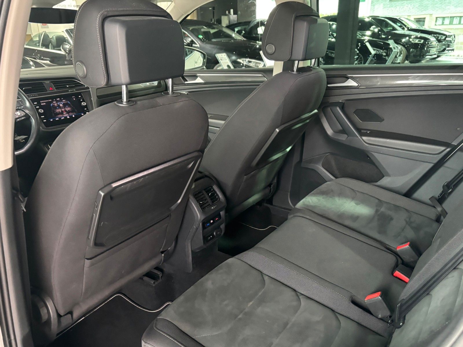Fahrzeugabbildung Volkswagen Tiguan Highline *CarPlay*Kamera*LED*SHZ*Navi