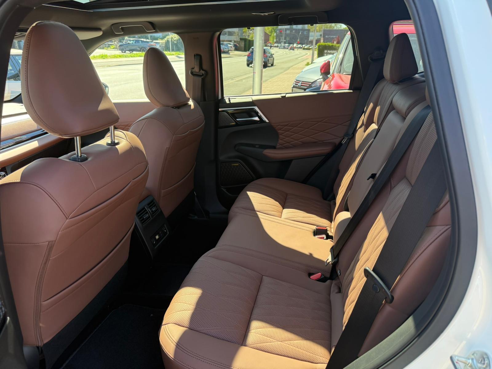 Mitsubishi Outlander PHEV Top Luxury *Massage *360° *Leder