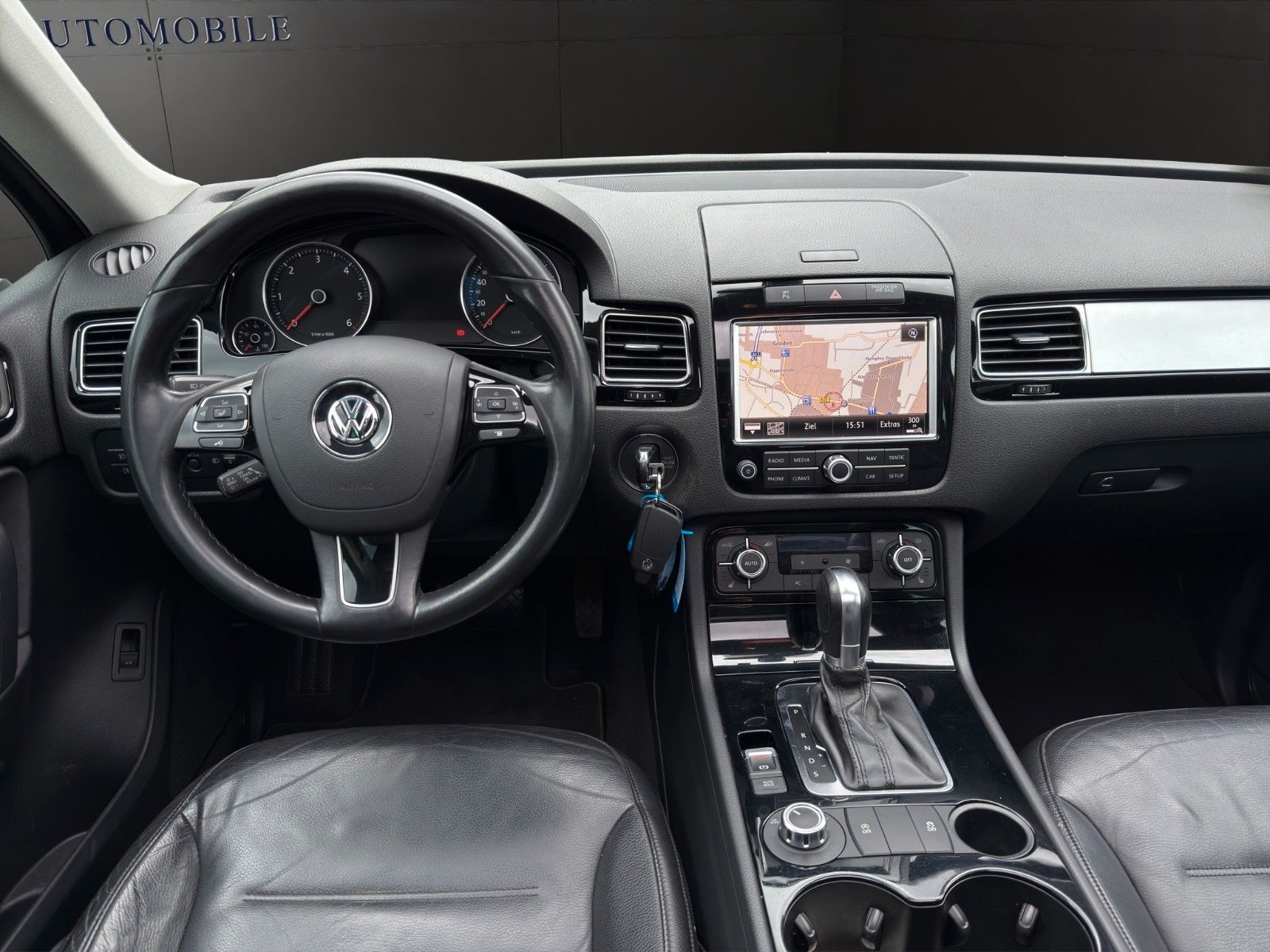Fahrzeugabbildung Volkswagen Touareg 3.0 V6 TDI *Pano*Kamera*4-Zonen*ST-Heiz*